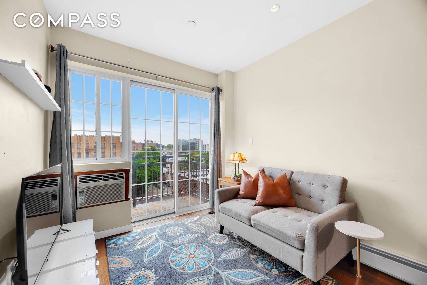 Queens, NY 11104,43-33 42nd Street #6B