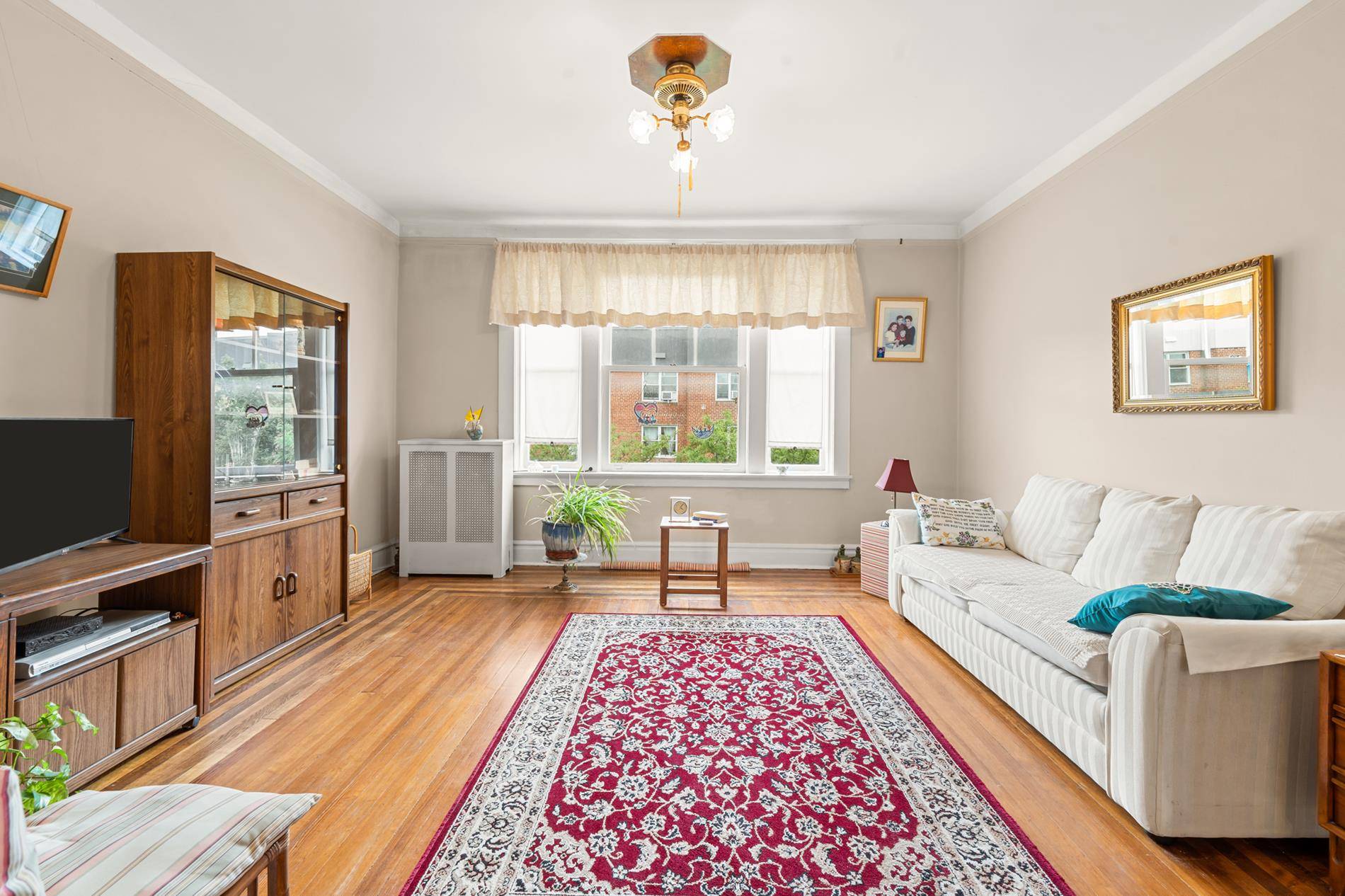 Queens, NY 11372,33-21 82nd Street #51