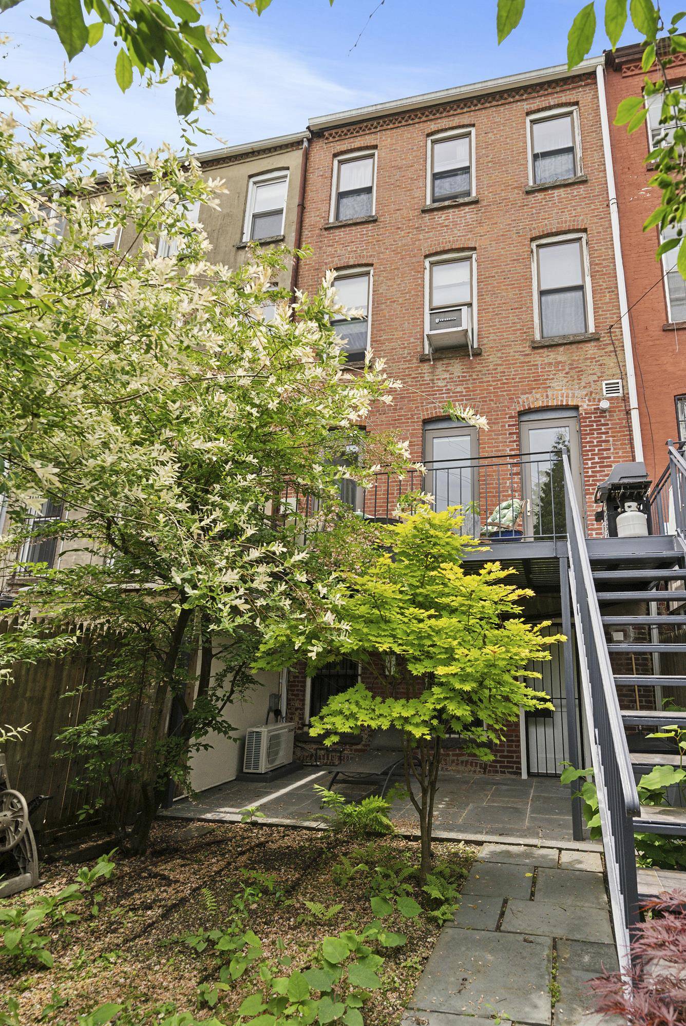 Brooklyn, NY 11233,301 Stuyvesant Avenue