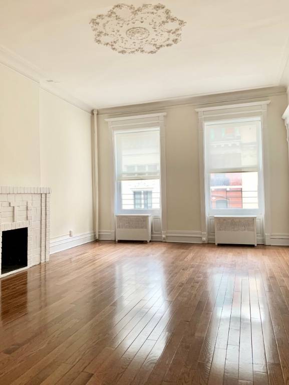 Manhattan, NY 10075,14 E 80th Street #4A