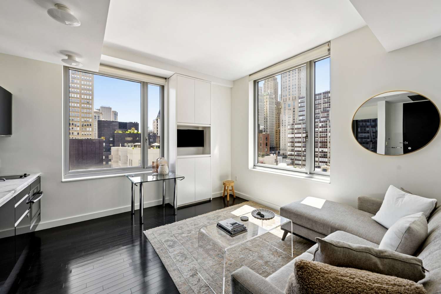 Manhattan, NY 10007,85 W BROADWAY #14E