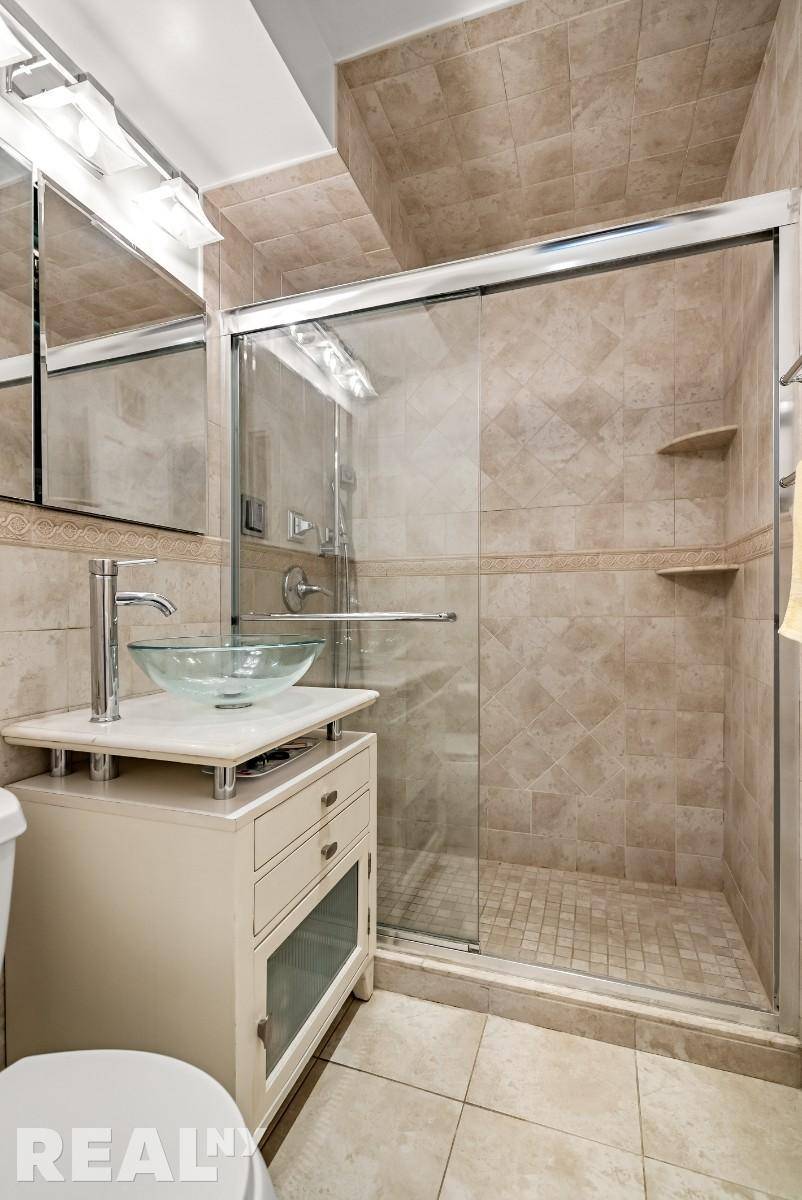 Manhattan, NY 10022,235 E 57th Street #14C