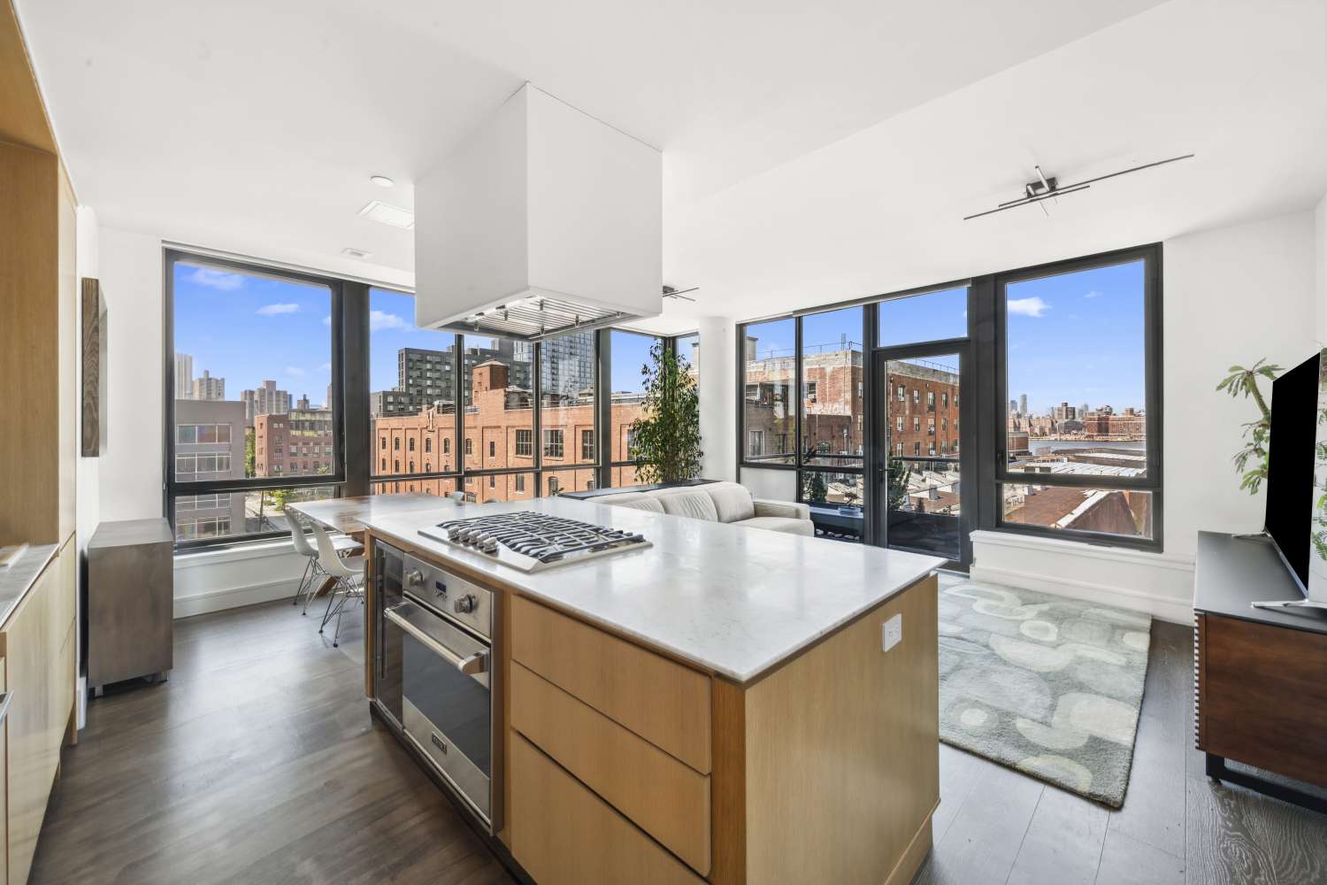 Brooklyn, NY 11222,50 GREENPOINT Avenue #6H