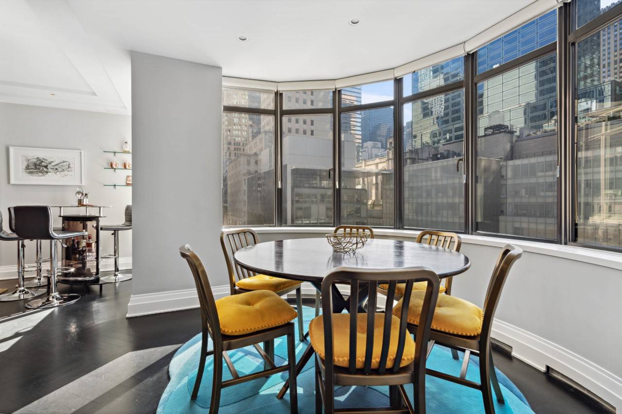 Manhattan, NY 10019,17 W 54TH Street #6C