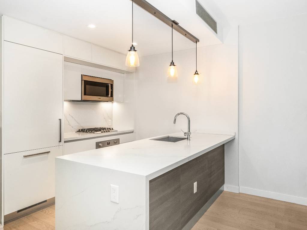 Manhattan, NY 10036,505 W 43rd Street #5L