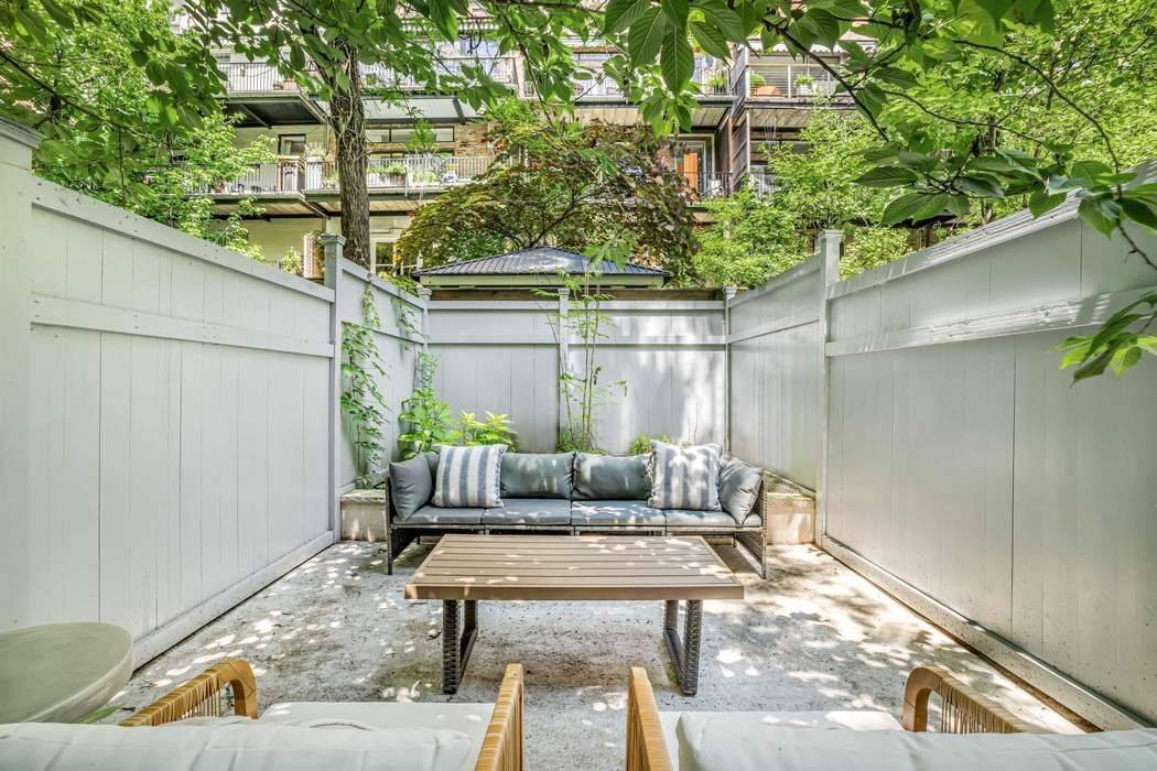 Manhattan, NY 10011,453 W 22nd Street #Garden Duplex