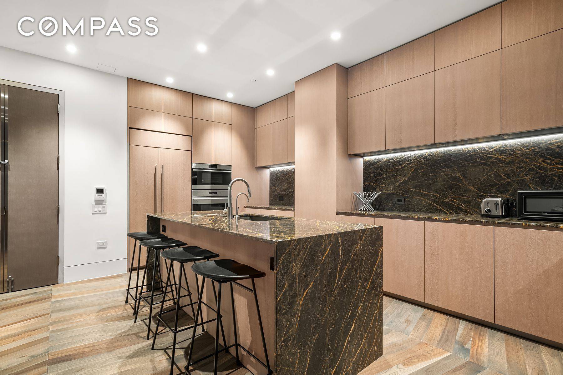 Manhattan, NY 10007,49 Chambers Street #15B