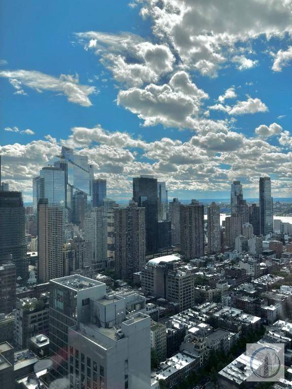 Manhattan, NY 10036,271 W 47th Street #46F