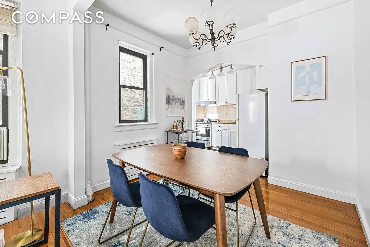 Manhattan, NY 10011,250 W 22nd Street #2C