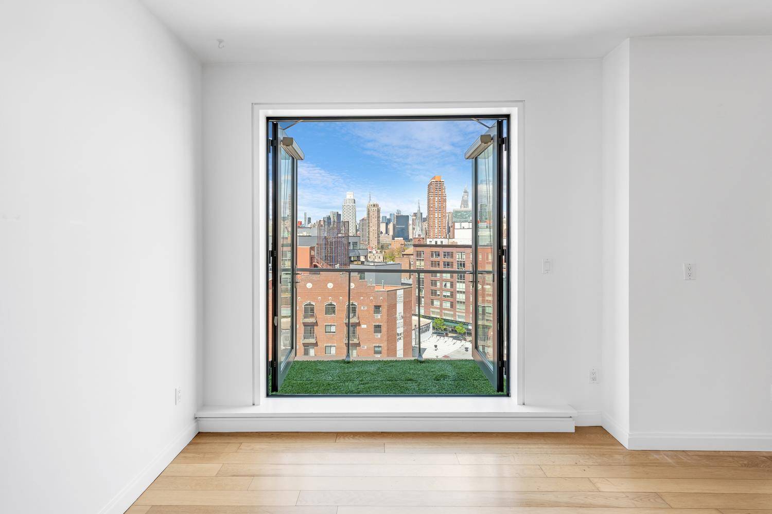Queens, NY 11101,11-02 49th Avenue #9-E