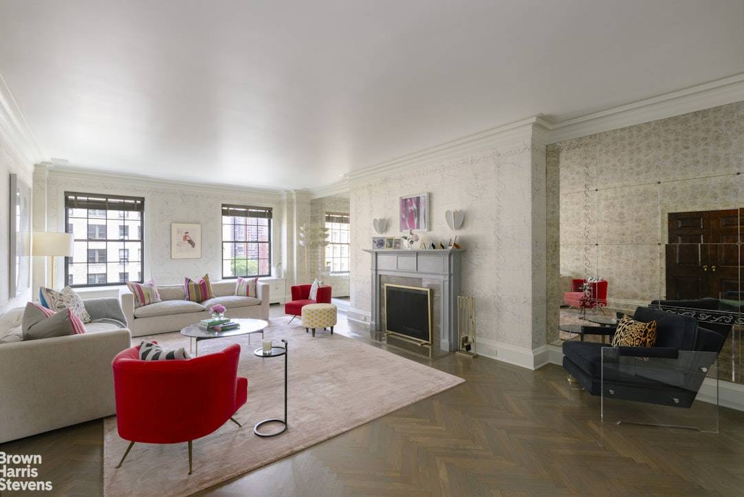 Manhattan, NY 10128,1220 PARK Avenue #9A