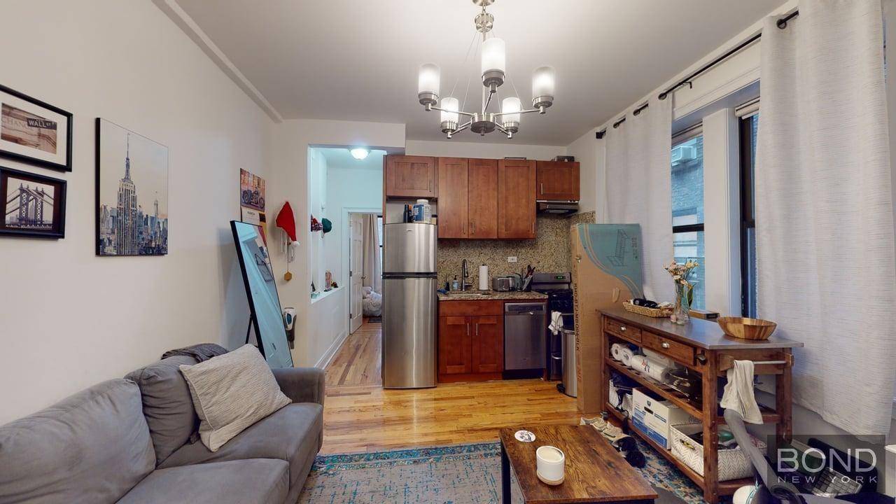 Manhattan, NY 10019,245 W 51st Street #301