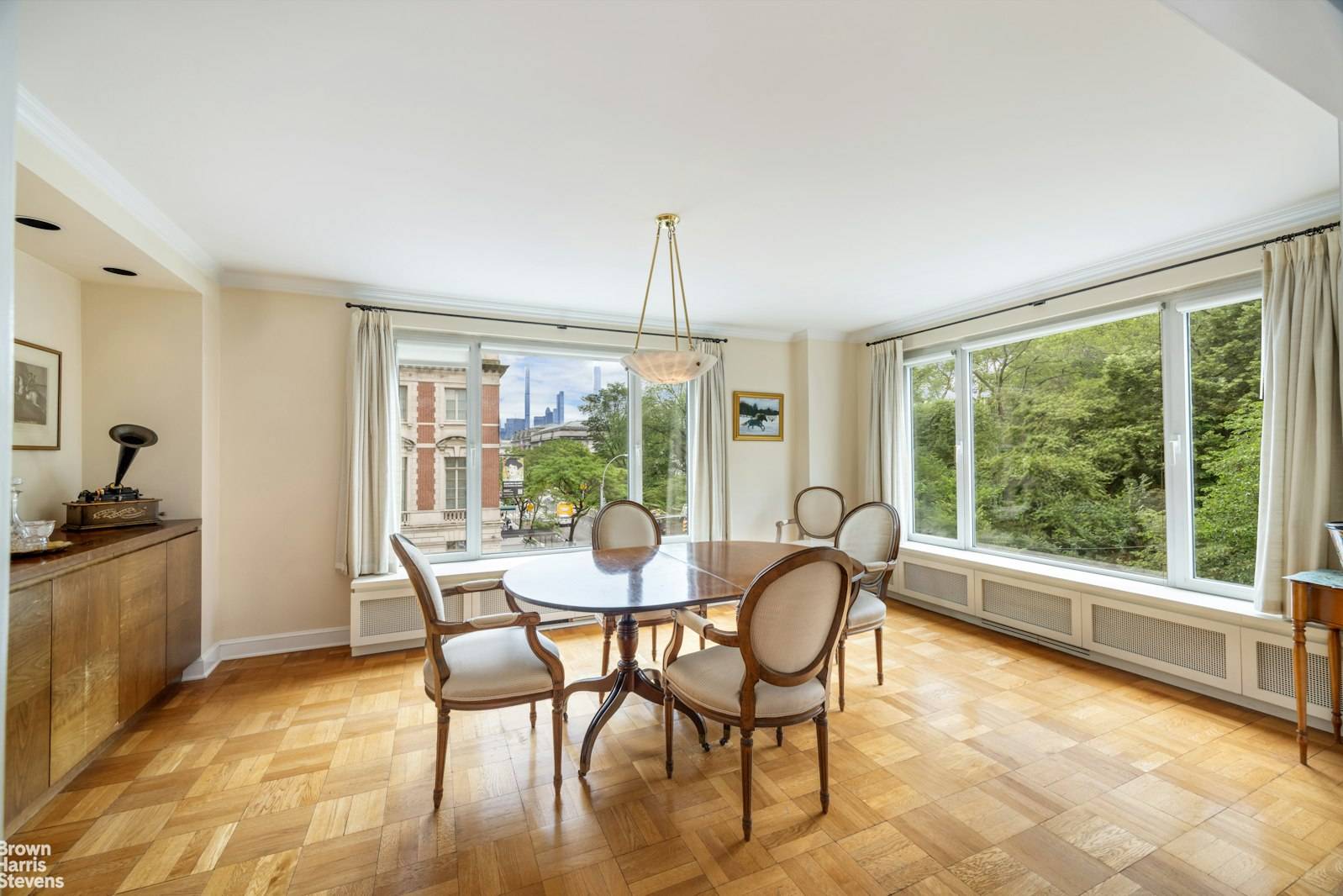 Manhattan, NY 10028,1050 5TH Avenue #4D