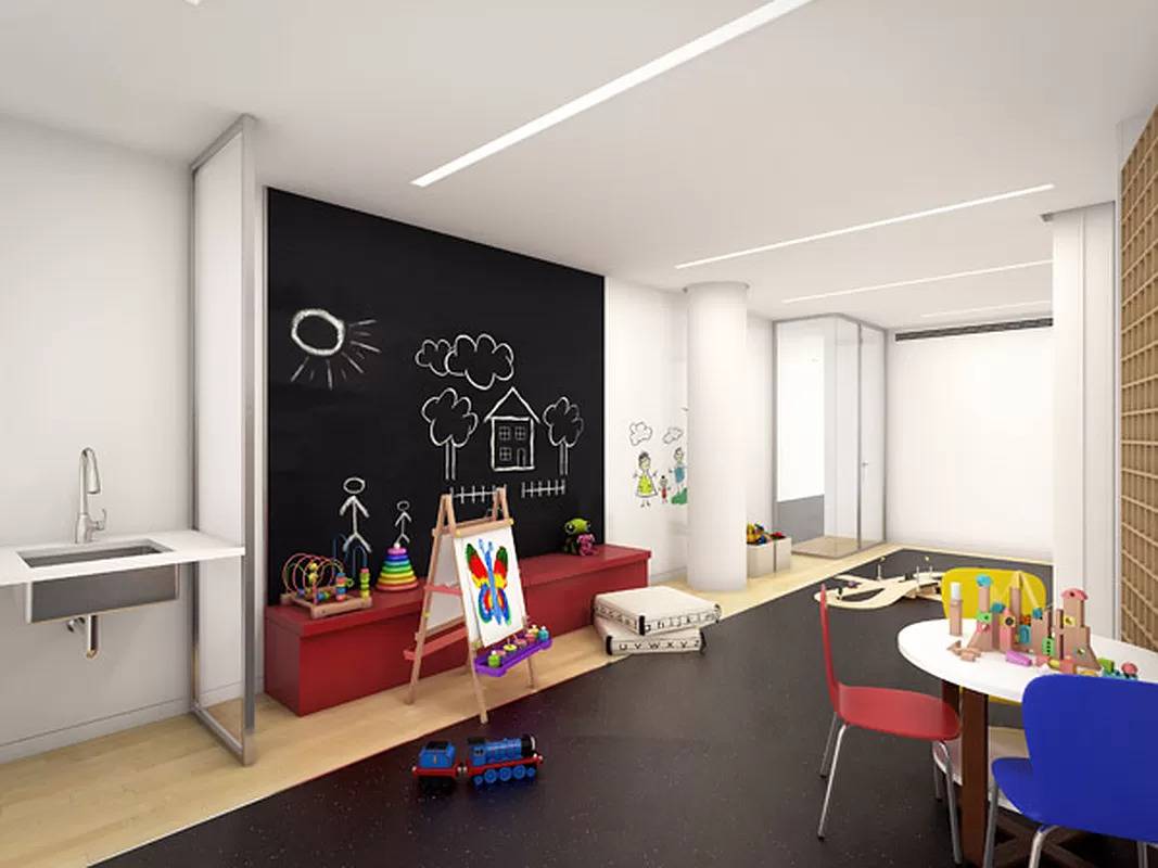 Manhattan, NY 10021,737 PARK Avenue #10A