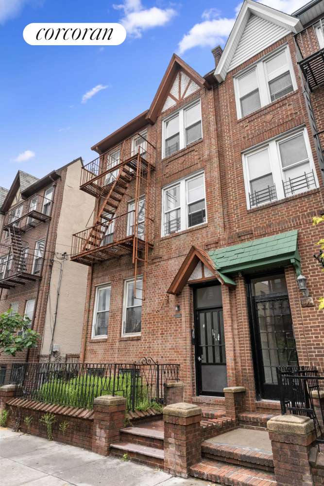 Brooklyn, NY 11220,845 BAY RIDGE Avenue