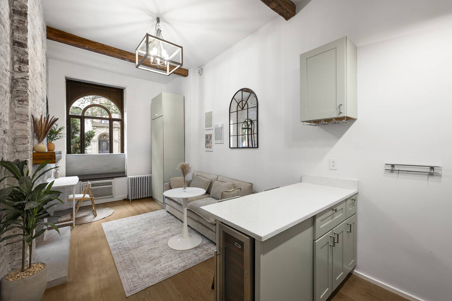 Manhattan, NY 10011,221 W 21ST Street #1A