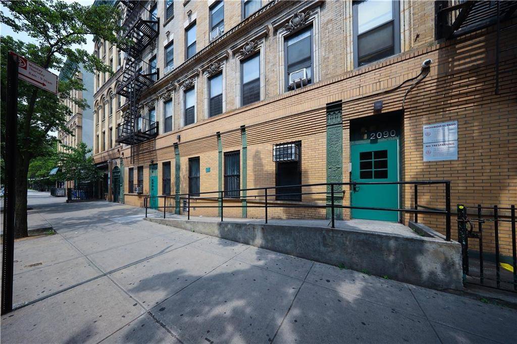 Manhattan, NY 10037,2090 Madison Avenue #4D