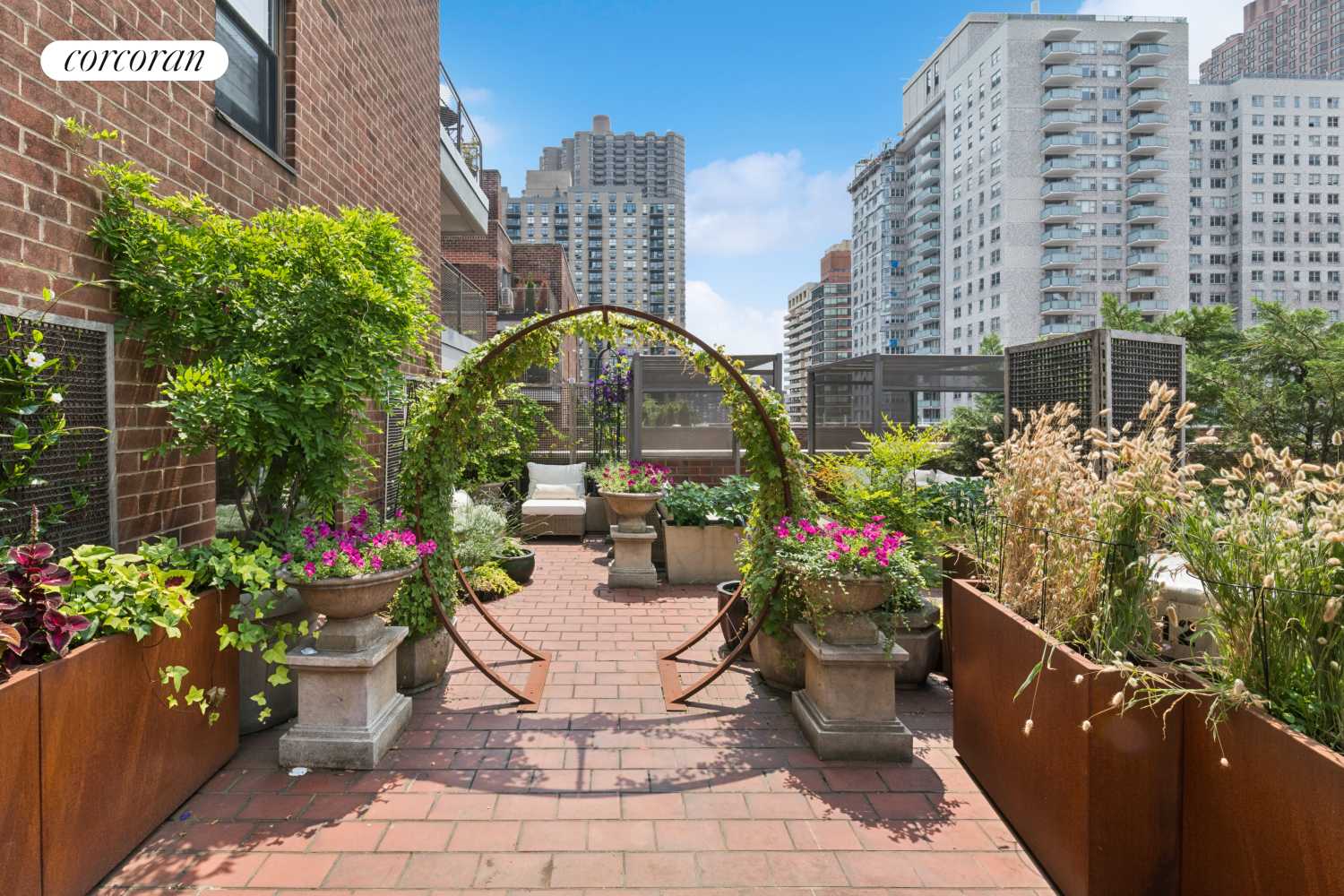 Manhattan, NY 10017,2 TUDOR CITY Place #12EFN