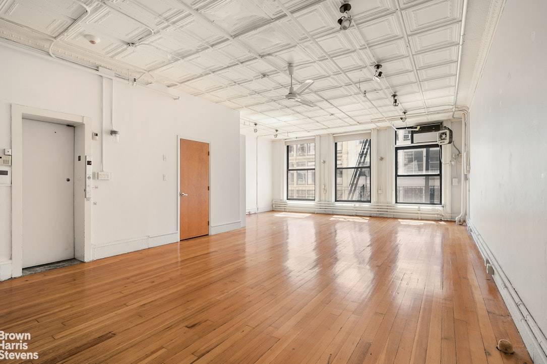 Manhattan, NY 10012,547 BROADWAY #3