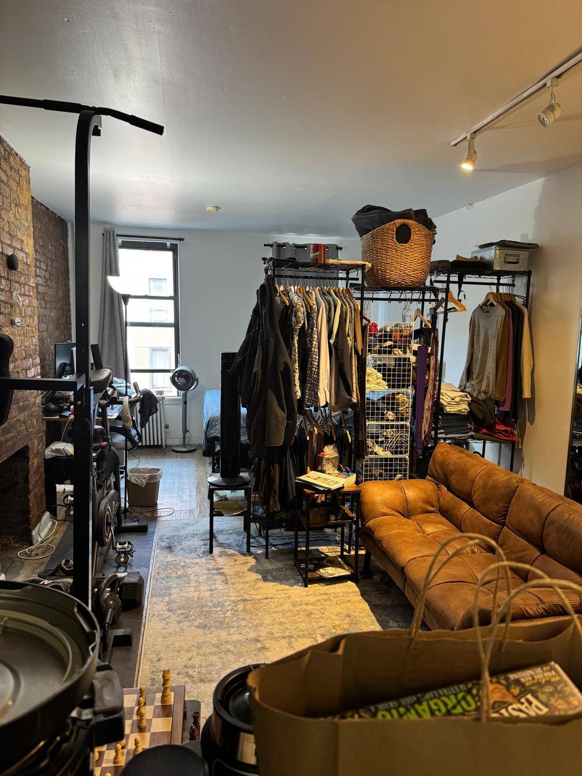 Manhattan, NY 10036,426 W 46th Street #2A