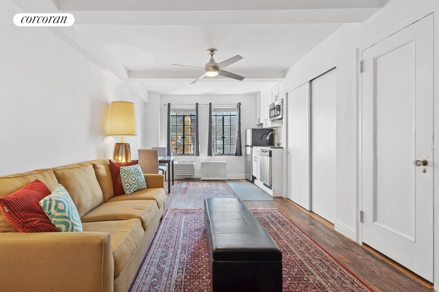 Manhattan, NY 10017,45 TUDOR CITY Place #1002