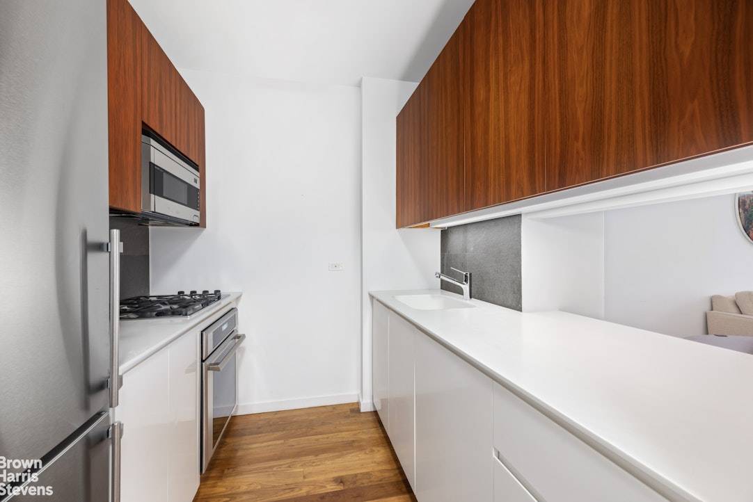 Manhattan, NY 10021,515 E 72ND Street #5F