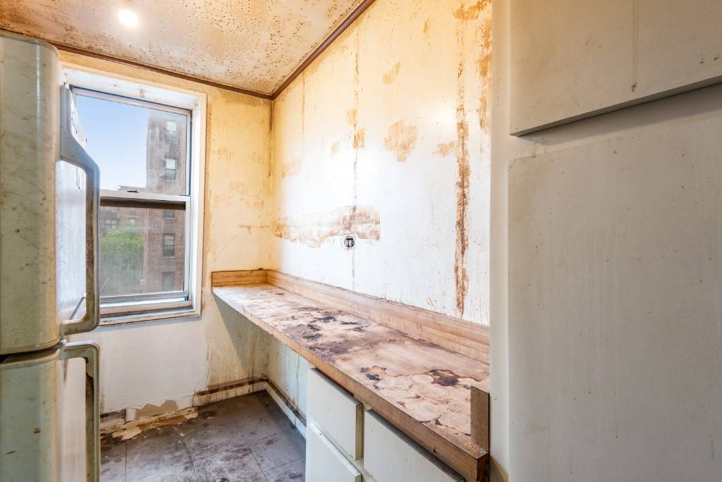 Queens, NY 11375,67-30 Clyde Street #5R