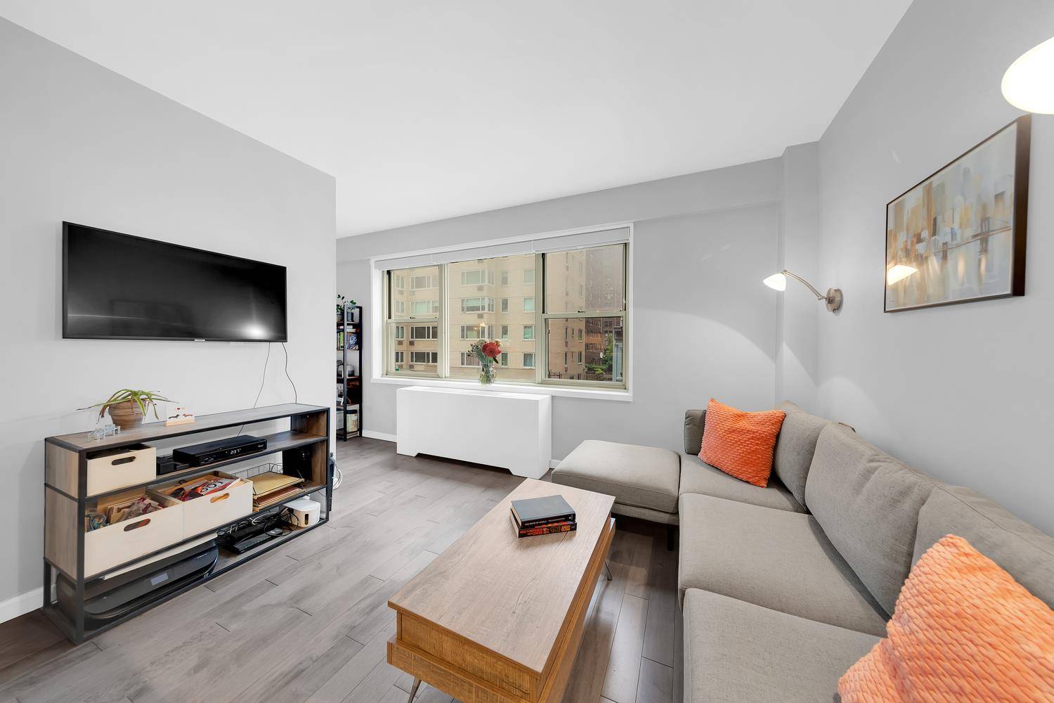 Manhattan, NY 10022,415 E 52ND Street #2AC