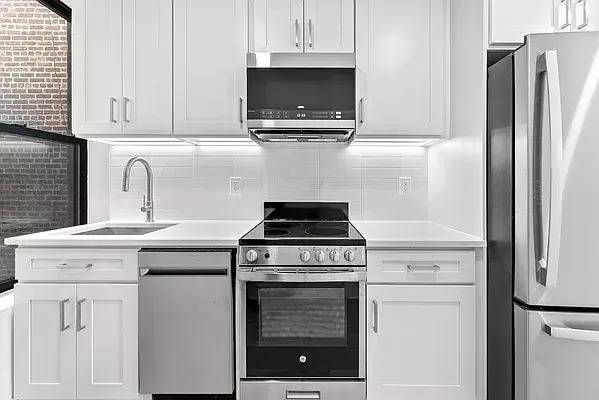 Brooklyn, NY 11233,168 Sumpter Street #3R