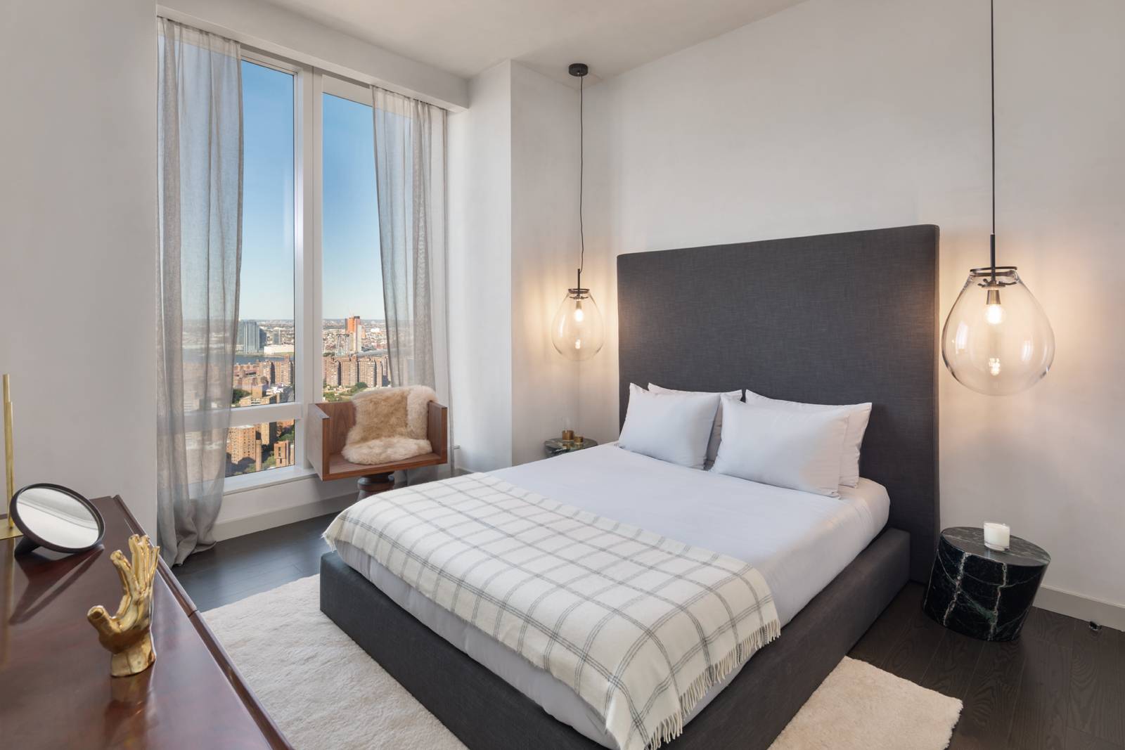 Manhattan, NY 10002,252 South Street #48H