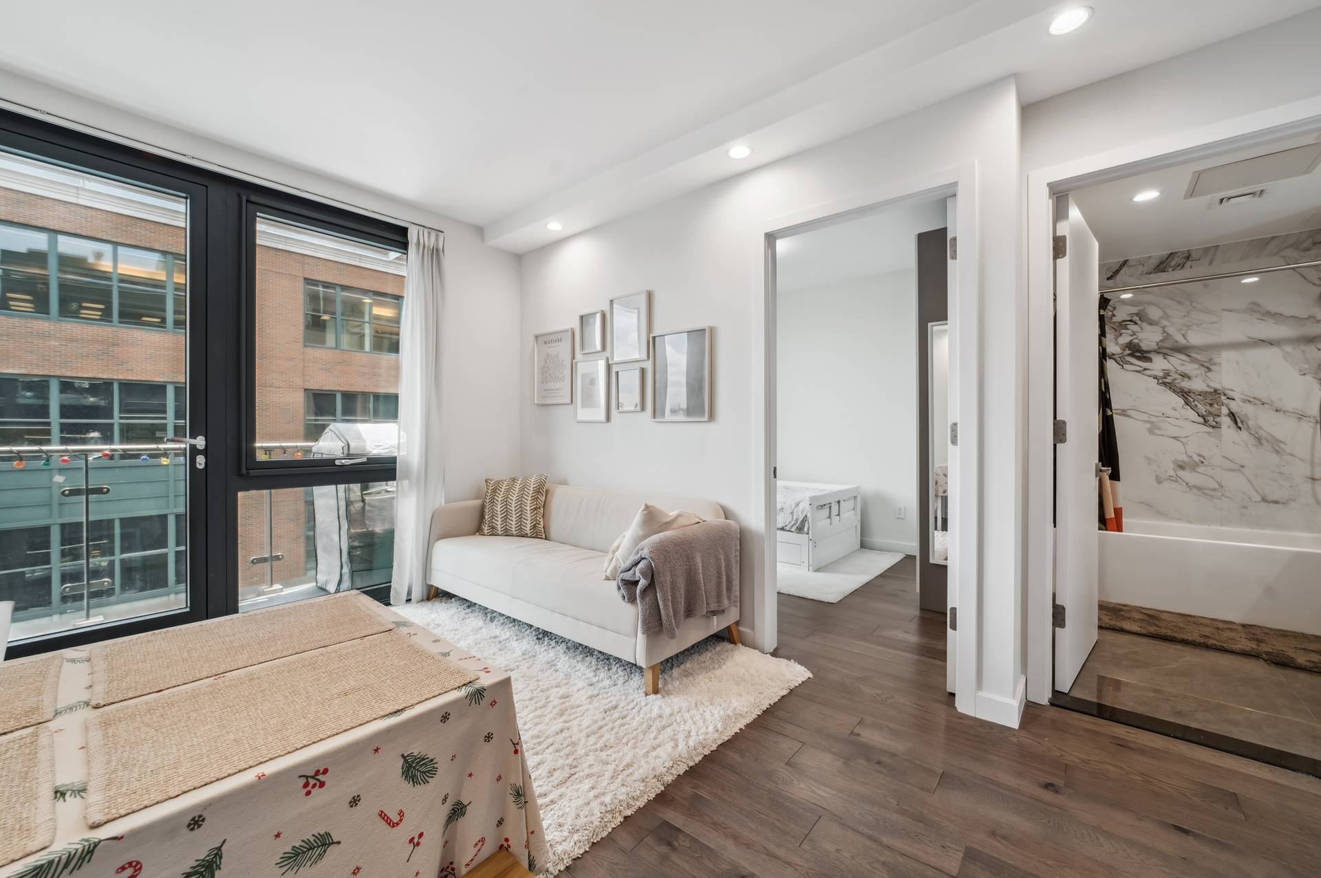 Queens, NY 11101,41-14 27th Street #8-B