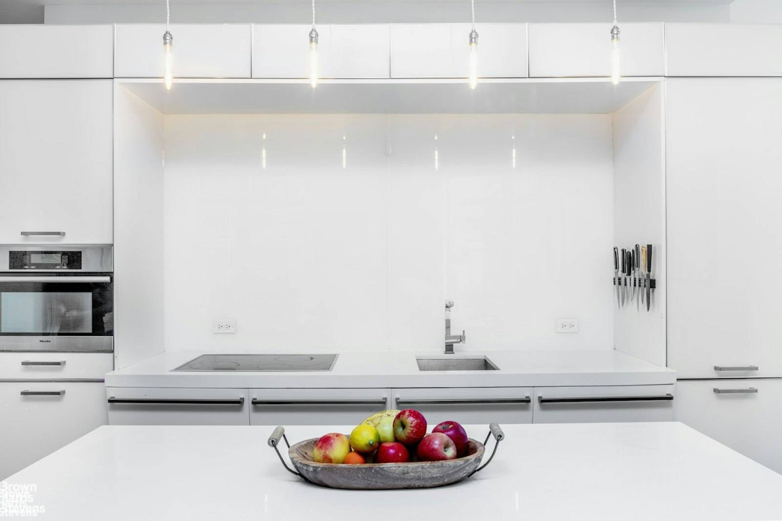 Manhattan, NY 10038,111 FULTON Street #411