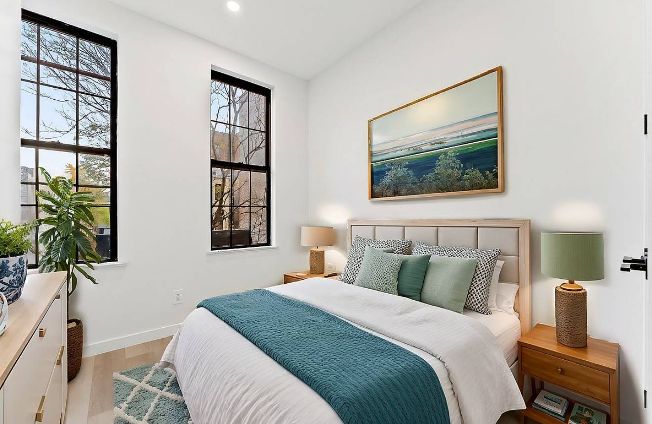 Brooklyn, NY 11206,174 Meserole Street #3L