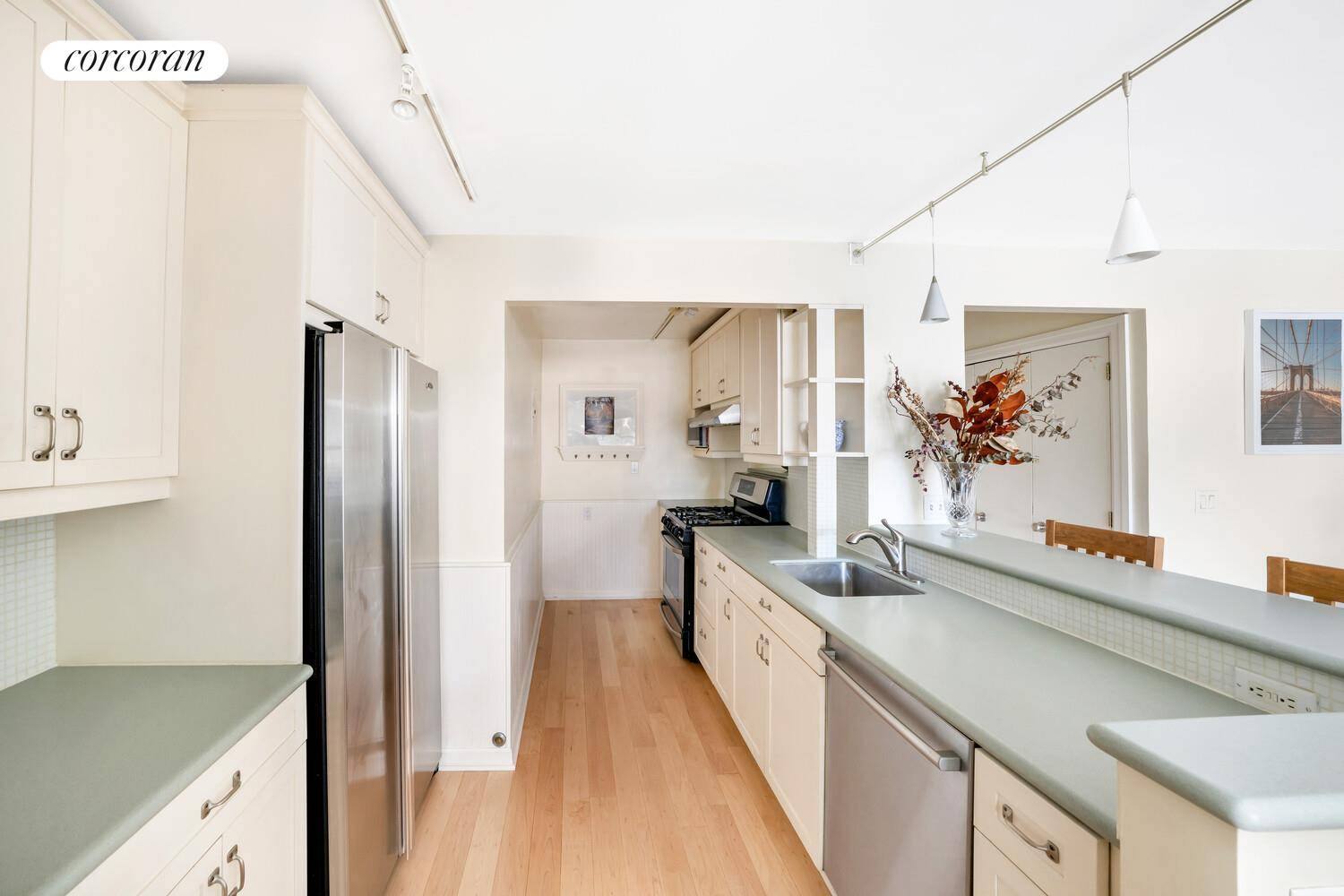 Manhattan, NY 10022,225 E 57TH Street #8LS