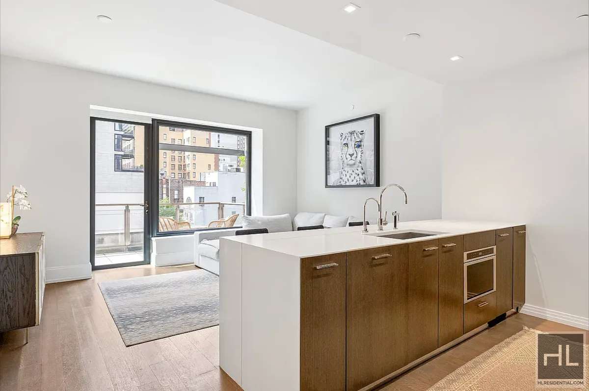 Manhattan, NY 10022,301 E 50th Street #5B