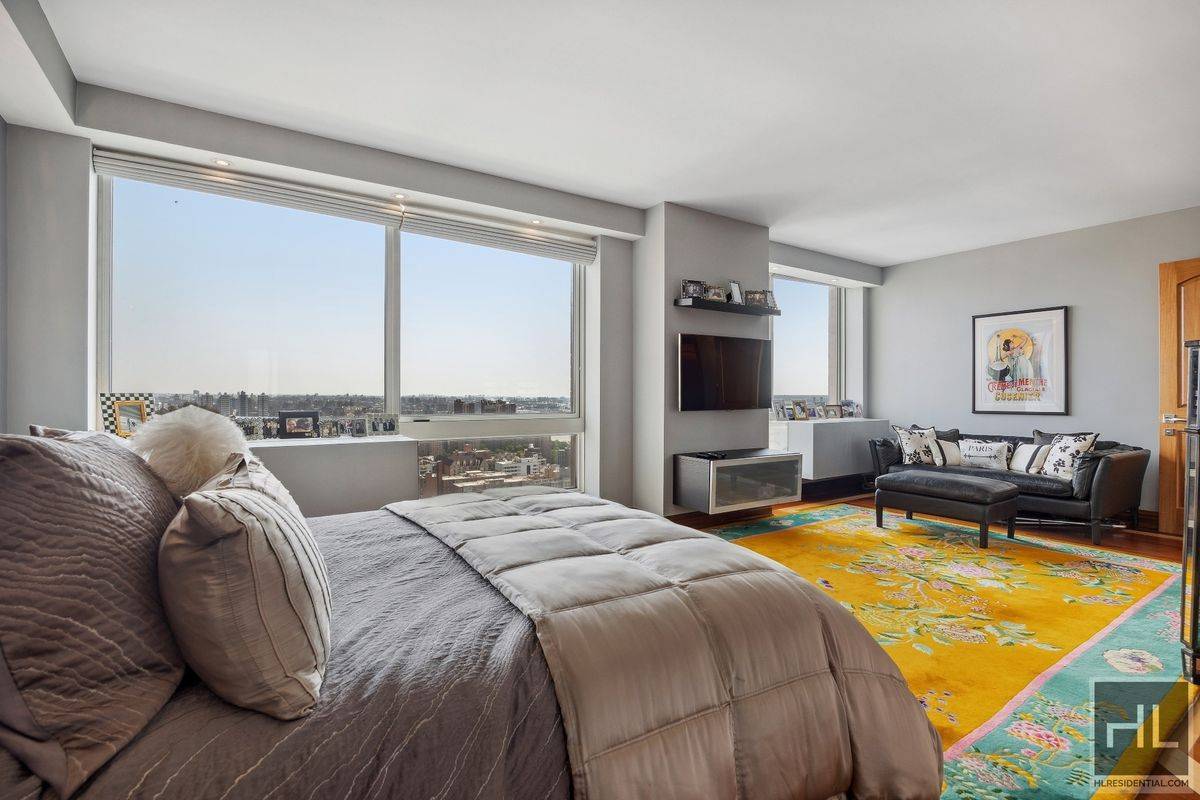 Manhattan, NY 10128,215-217 E 96th Street #37B