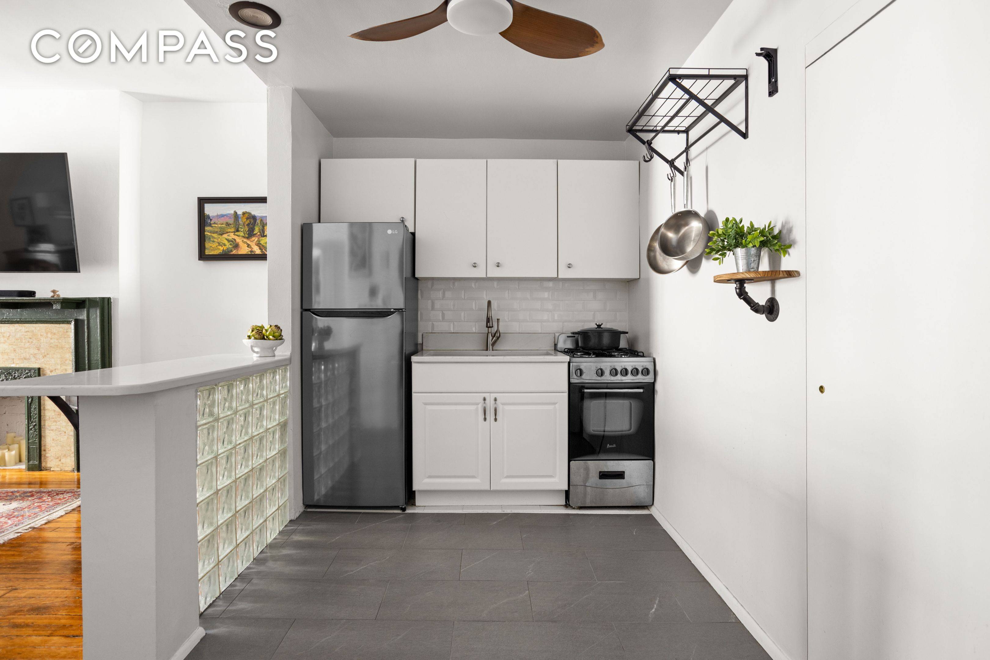 Manhattan, NY 10025,332 W 101st Street #5FRONT