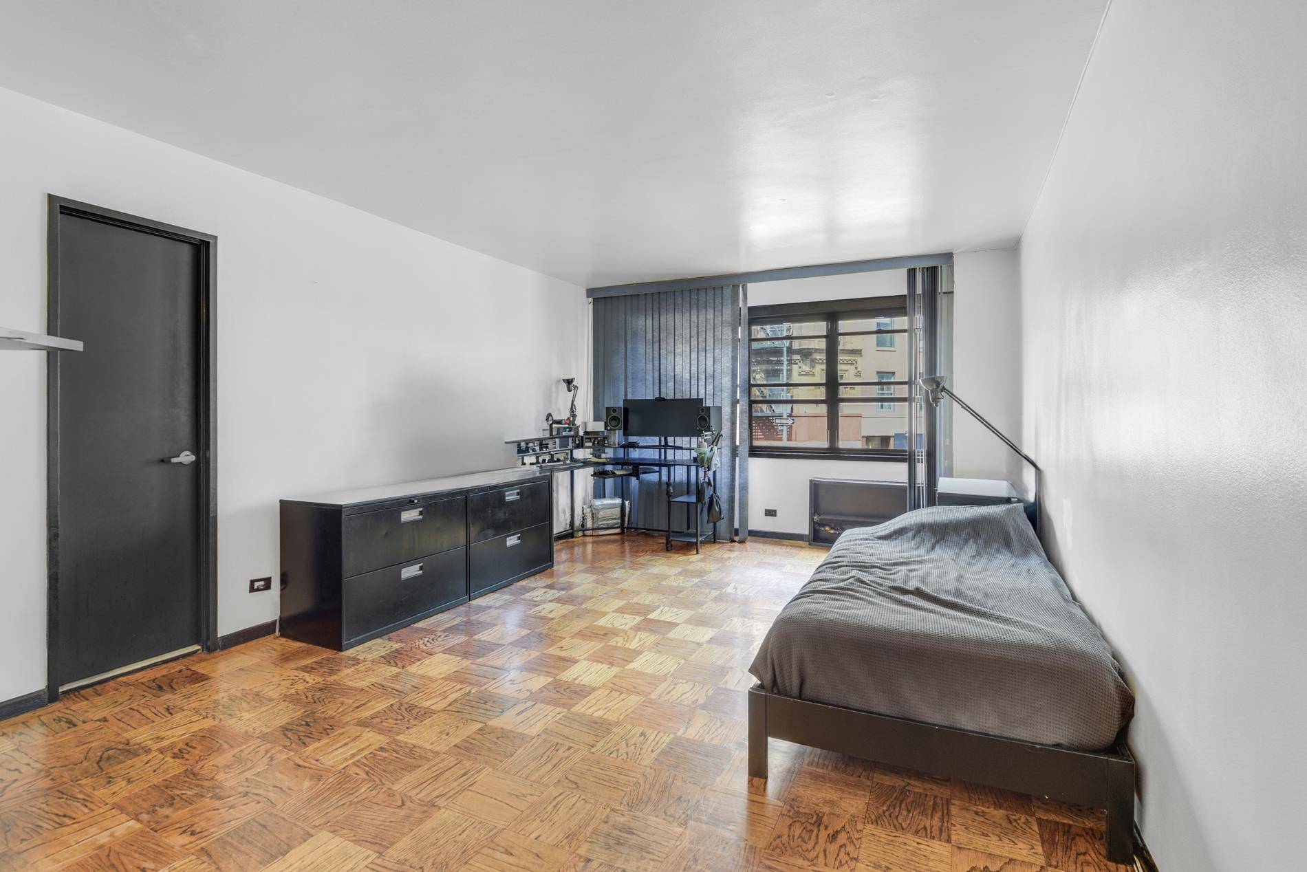 Manhattan, NY 10014,31 Jane Street #2-H