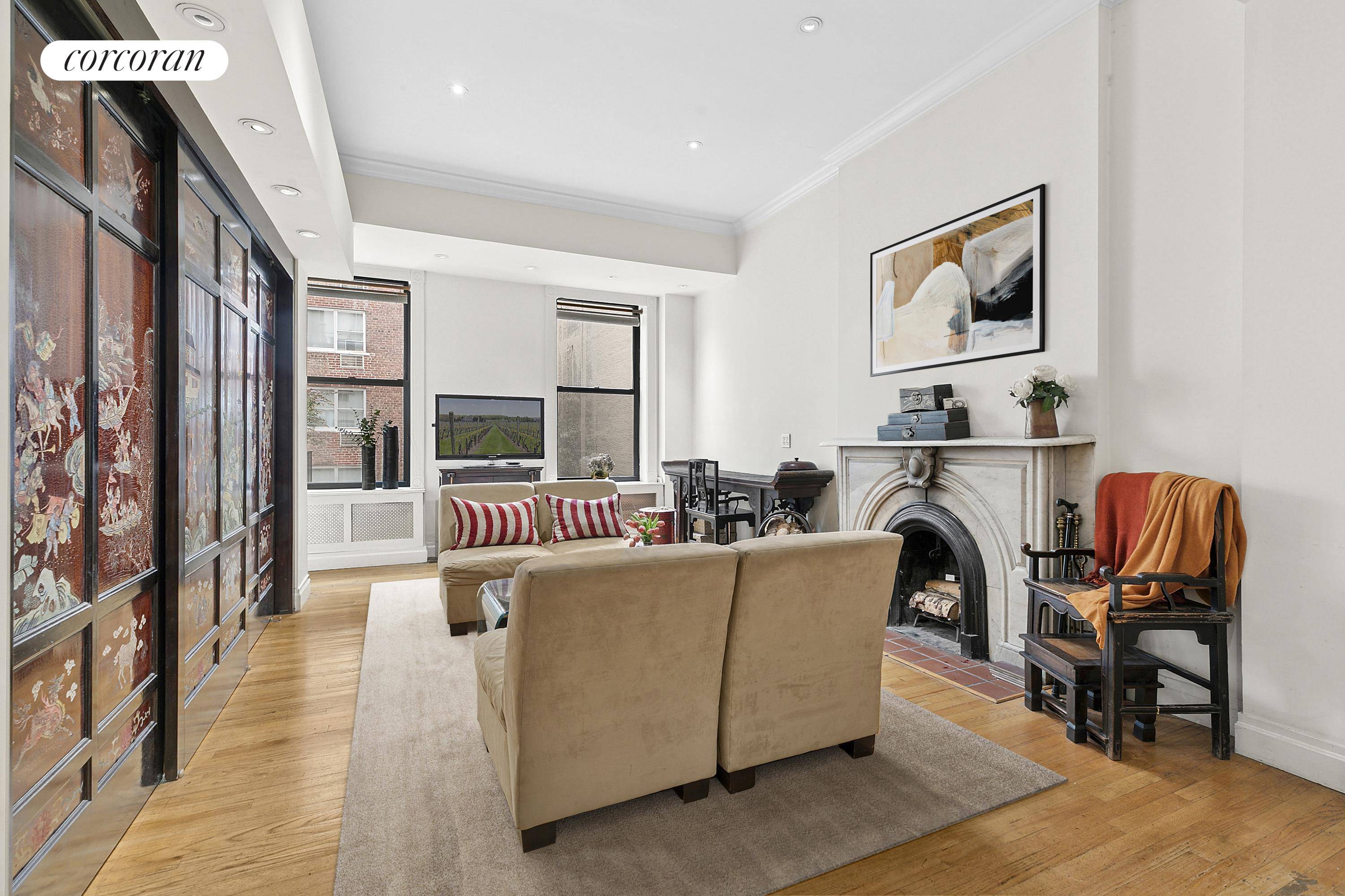 Manhattan, NY 10010,48 GRAMERCY Park N #4B