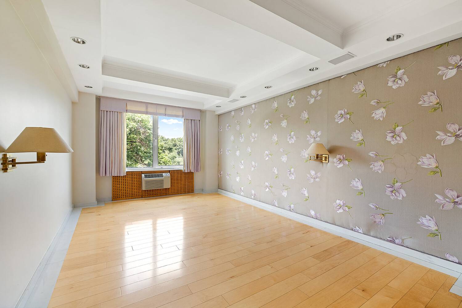 Manhattan, NY 10019,120 CENTRAL Park S #6ABC