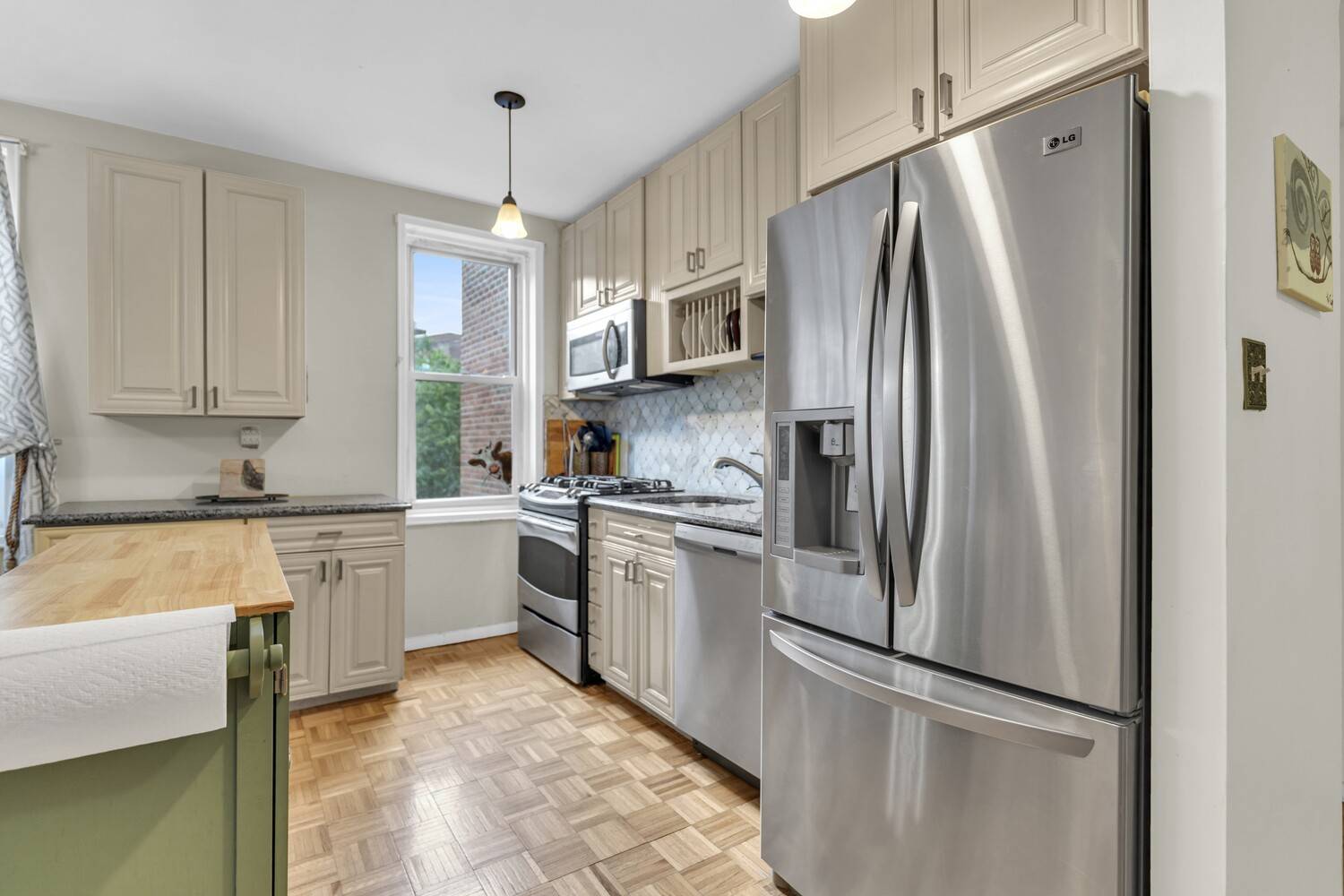 Bronx, NY 10471,5601 RIVERDALE Avenue #7S