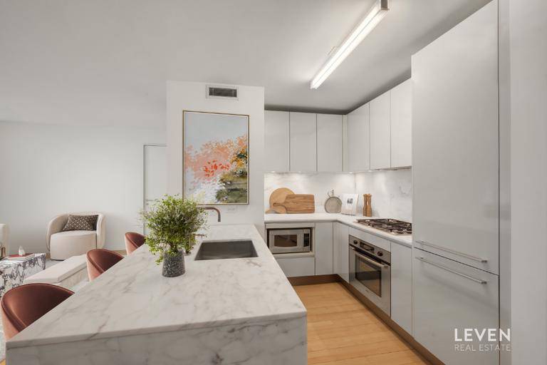 Manhattan, NY 10019,322 W 57th Street #26D