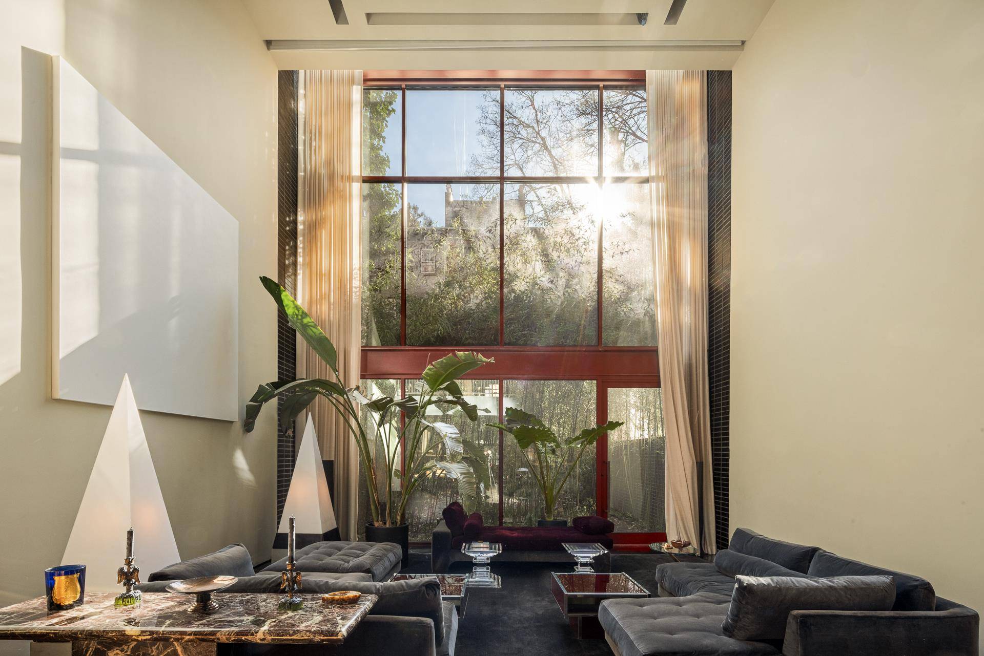 Manhattan, NY 10011,462 W 23RD Street