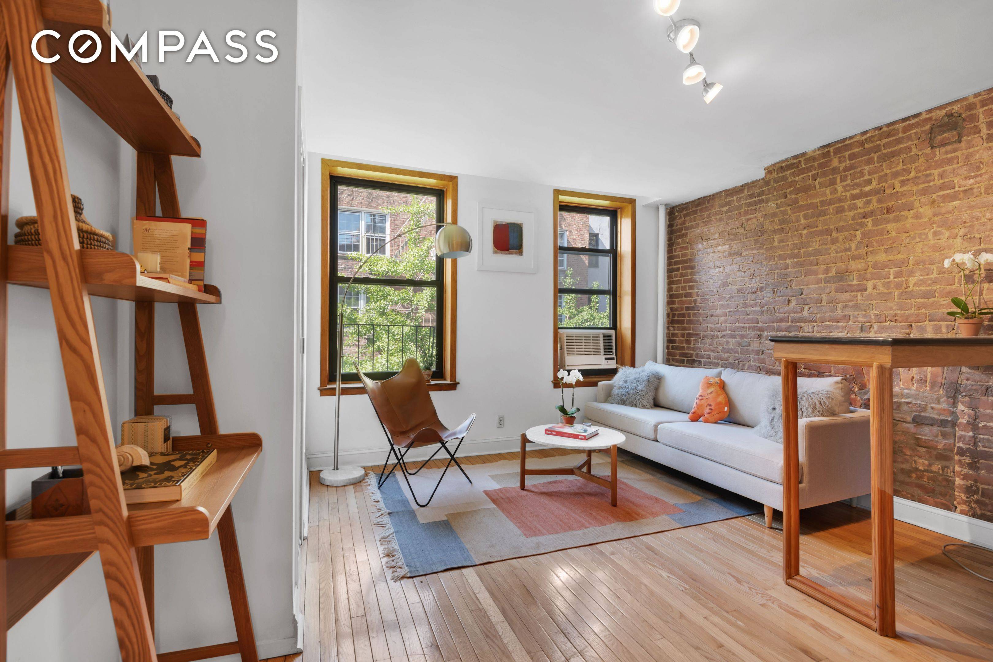 Manhattan, NY 10028,220 E 82nd Street #4RW