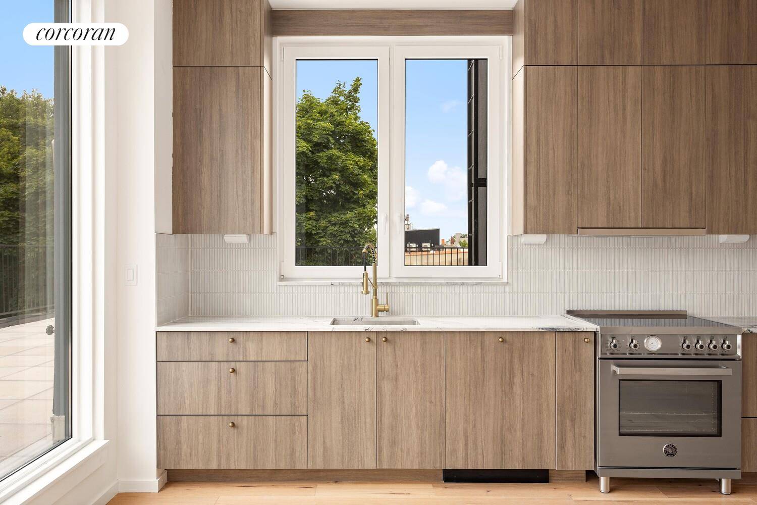 Brooklyn, NY 11238,103 PUTNAM Avenue #PH