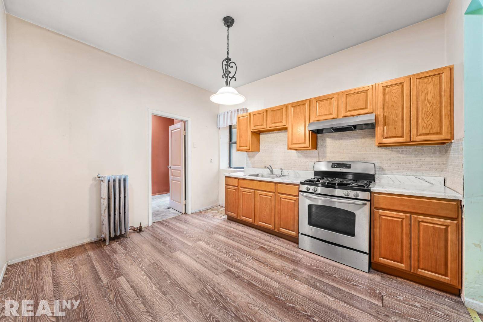 Brooklyn, NY 11211,227 S 2nd Street #6