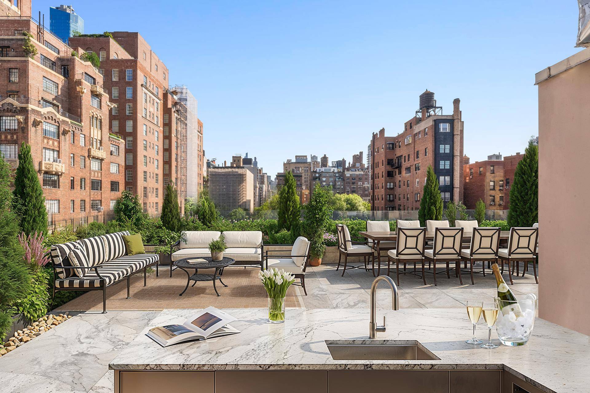 Manhattan, NY 10003,78 IRVING Place #PH