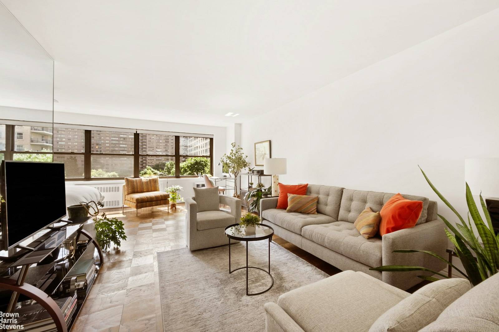 Manhattan, NY 10023,165 W END Avenue #6G