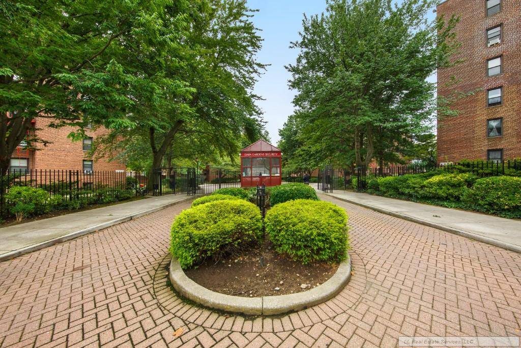 Queens, NY 11367,150-25 72nd Road #1G