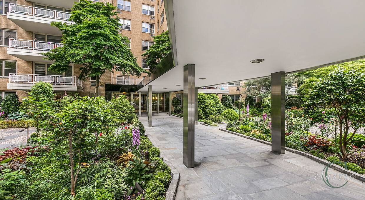 Manhattan, NY 10003,40 E 9TH Street #14A